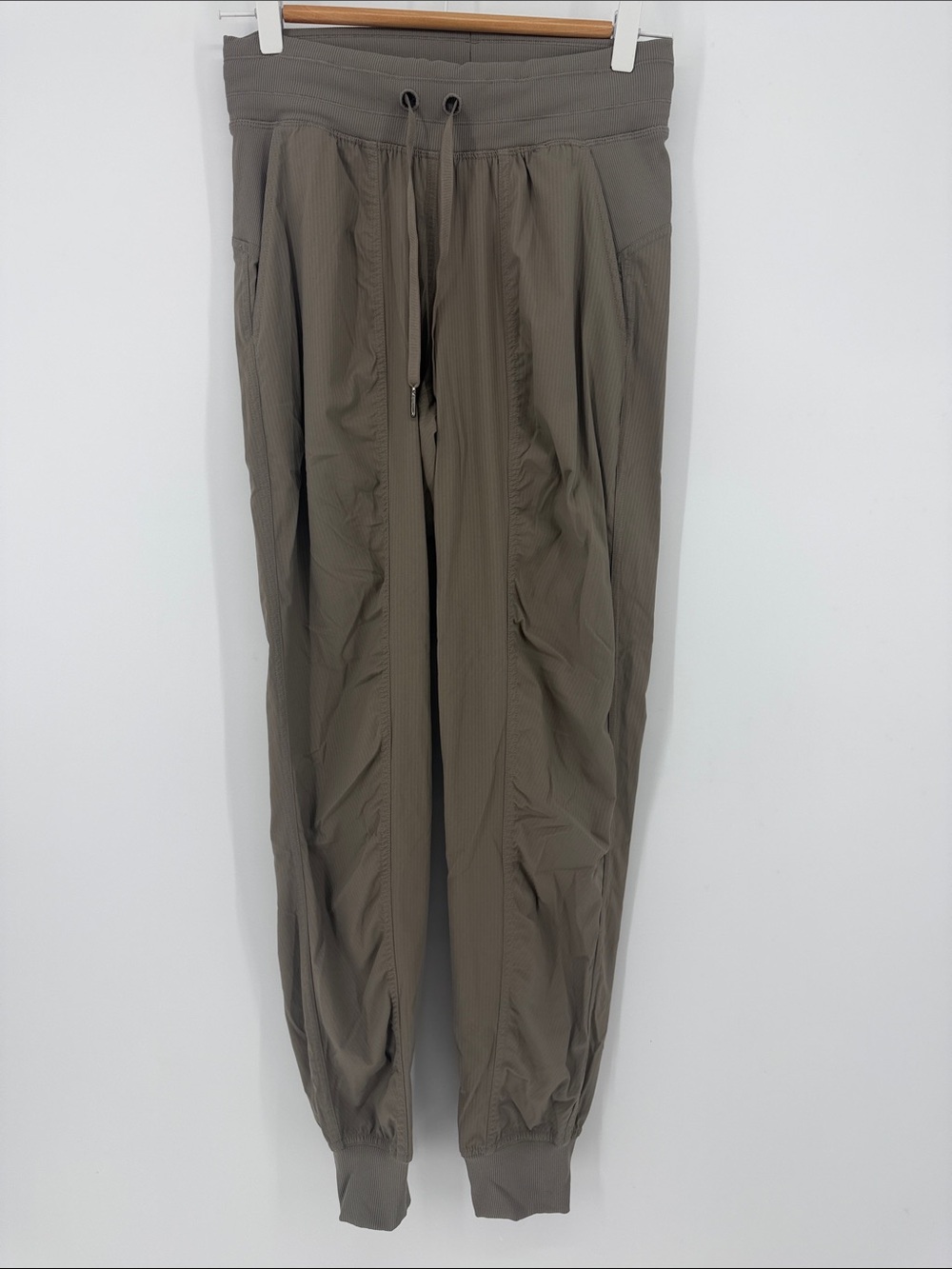 Lululemon Dance Studio Mid-Rise Jogger Warm Ash Grey Size 4‎ Full Length